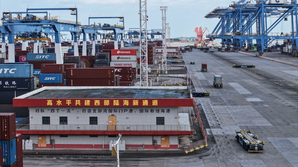 这是2026年9月3日在广西钦州市拍摄的北部湾港钦州自动化集装箱码头(无人机照片)。新华社记者 张爱林 摄
