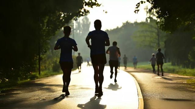 猛练1小时，不如“捱风缉缝”动3分钟？赓续发现“碎屑化通顺”更护脑