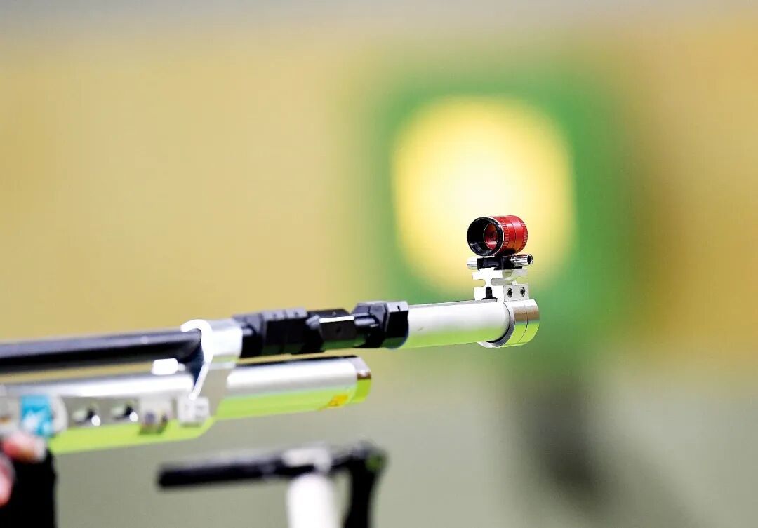 根据射击竞技体育运动枪支相关管理规定,运动枪弹只能从国家体育总局和公安部共同指定的华兴荣耀(北京)体育用品有限公司采购。图/视觉中国