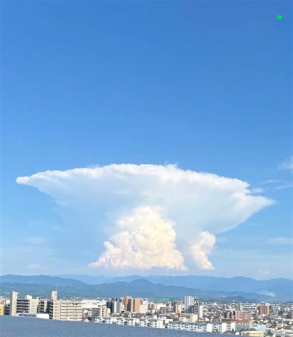 7.1级强震后 日本熊本天空浮现巨型蘑菇云
