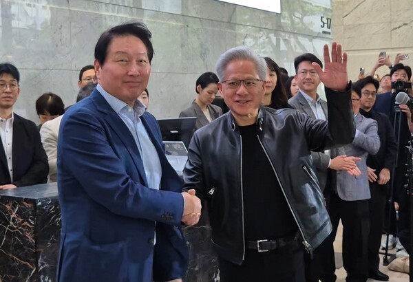 崔泰源与黄仁勋