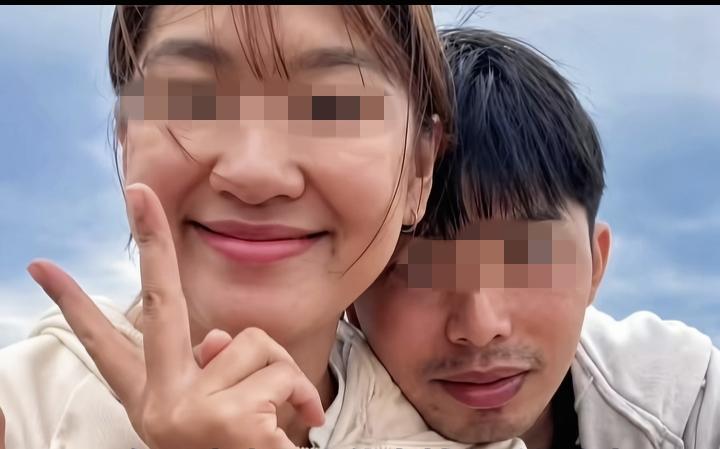 张浪和女友(视频截图)