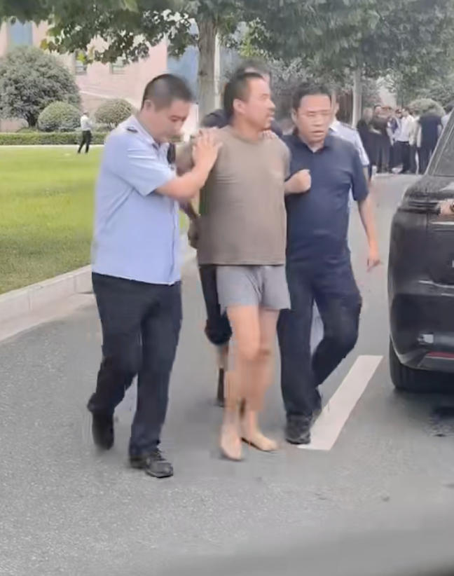 ▲嫌疑人夏某钢被抓获 图据网络