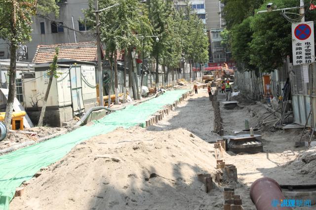 2024年9月1日，朝阳污水处理厂治理片区污水系统（含蓑衣荚汇水区域）整治工程，章江路雨污水管网施工现场