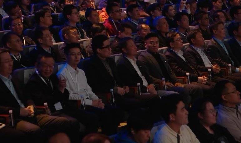 王传福、王兴兴、李想和何小鹏等嘉宾 图源：小米发布会