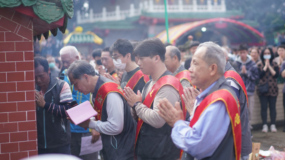 4月5日拍摄的桃园市新屋区叶家祭祖仪式活动现场。新华社记者 黄扬 摄