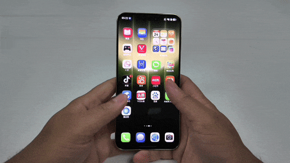 华为Mate 90 Pro Max典藏版上手:翡冷翠很抢眼!积木壳也有新玩法