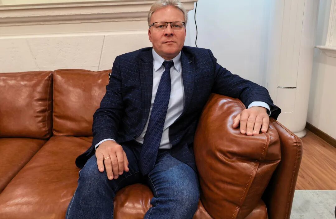 罗曼·伦金教授与观察者网对话