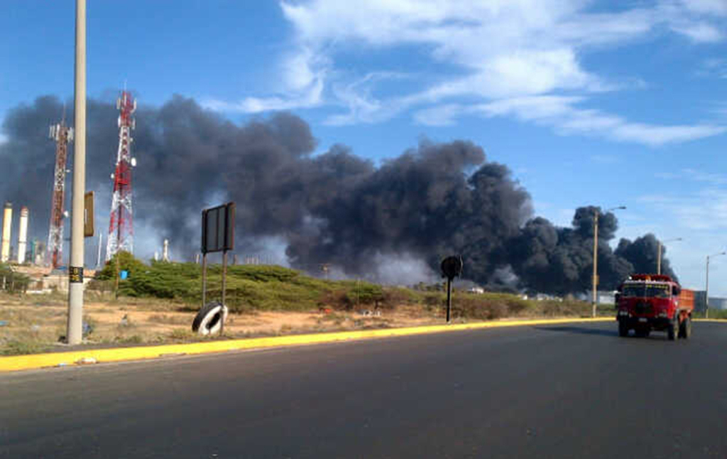 2012月,委内瑞拉阿穆艾炼油厂发生火灾,大火烧了三天,烧及三个储油罐,为委内瑞拉石油公司伤亡最惨重的一次事故,至少造