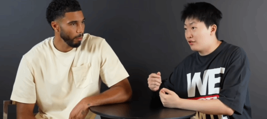 管泽元被LPL处罚后资源依旧！全英文采访NBA球星