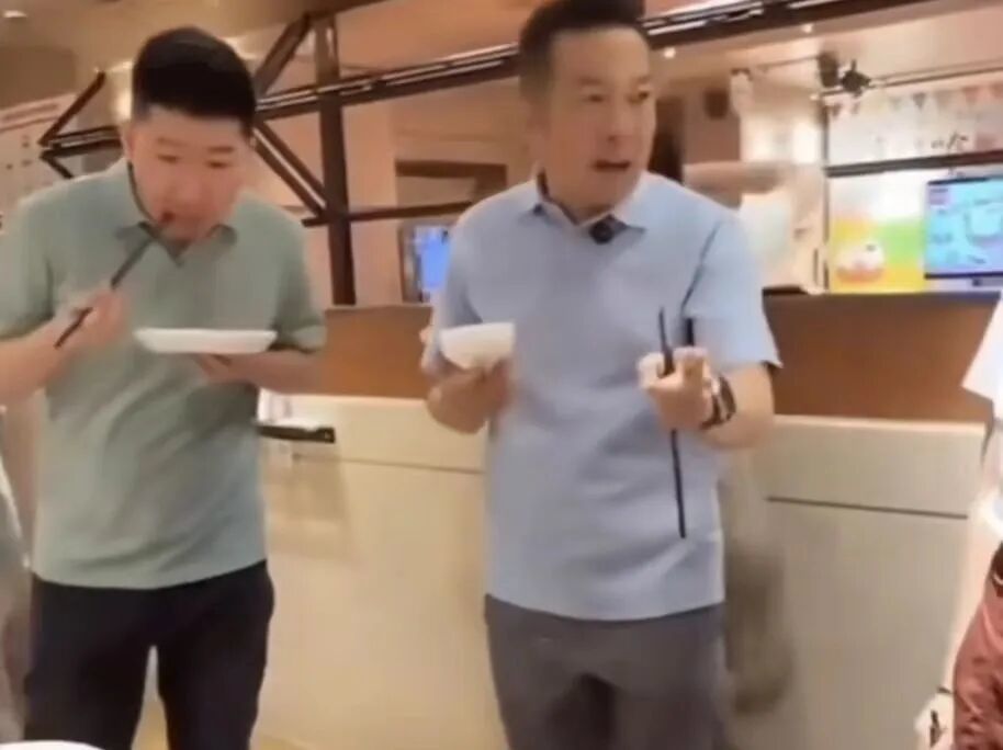 ▲贾国龙视察西贝店铺(图/视频截图)