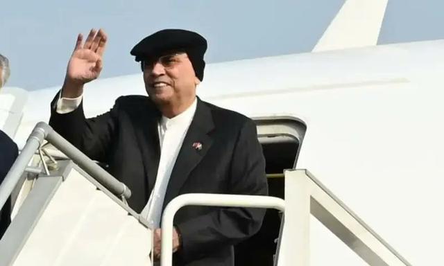【巴基斯坦总统扎尔达里抵华】