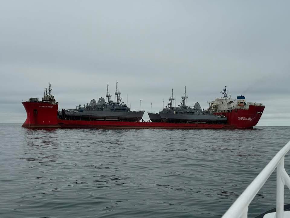 从巴林退役的“复仇者”级扫雷舰。值得一提的是这4艘“复仇者”级扫雷舰3月9日刚刚抵达费城准备退役工作