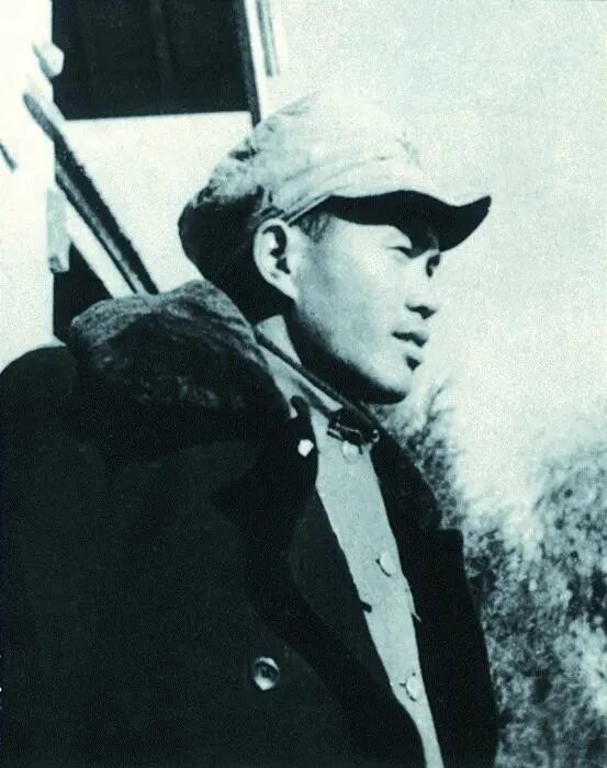 曹祥仁(1914—1975),湖北大冶人。幼年父母早逝,在亲友帮助下读完初小,后入红军无线电训练班学习。军委二局破译科科长,红军“破译三杰”之一。