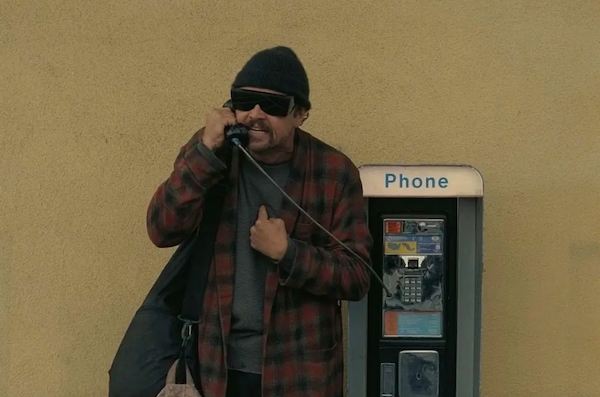 讲“革命在美国失败”的电影,横扫奥斯卡