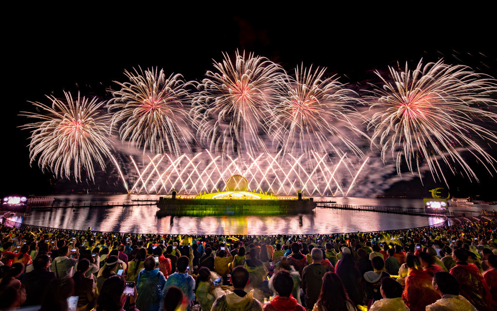 长寿区重庆天空剧院“焰遇重庆&middot;国风焰火大会”。重庆天空剧院供图