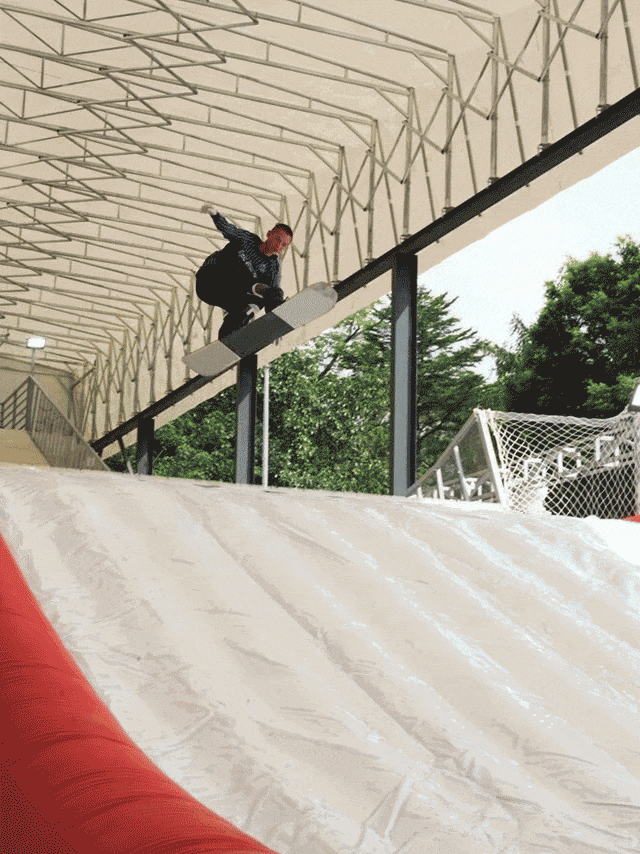 6Firstrack滑雪公园旱雪场地.gif