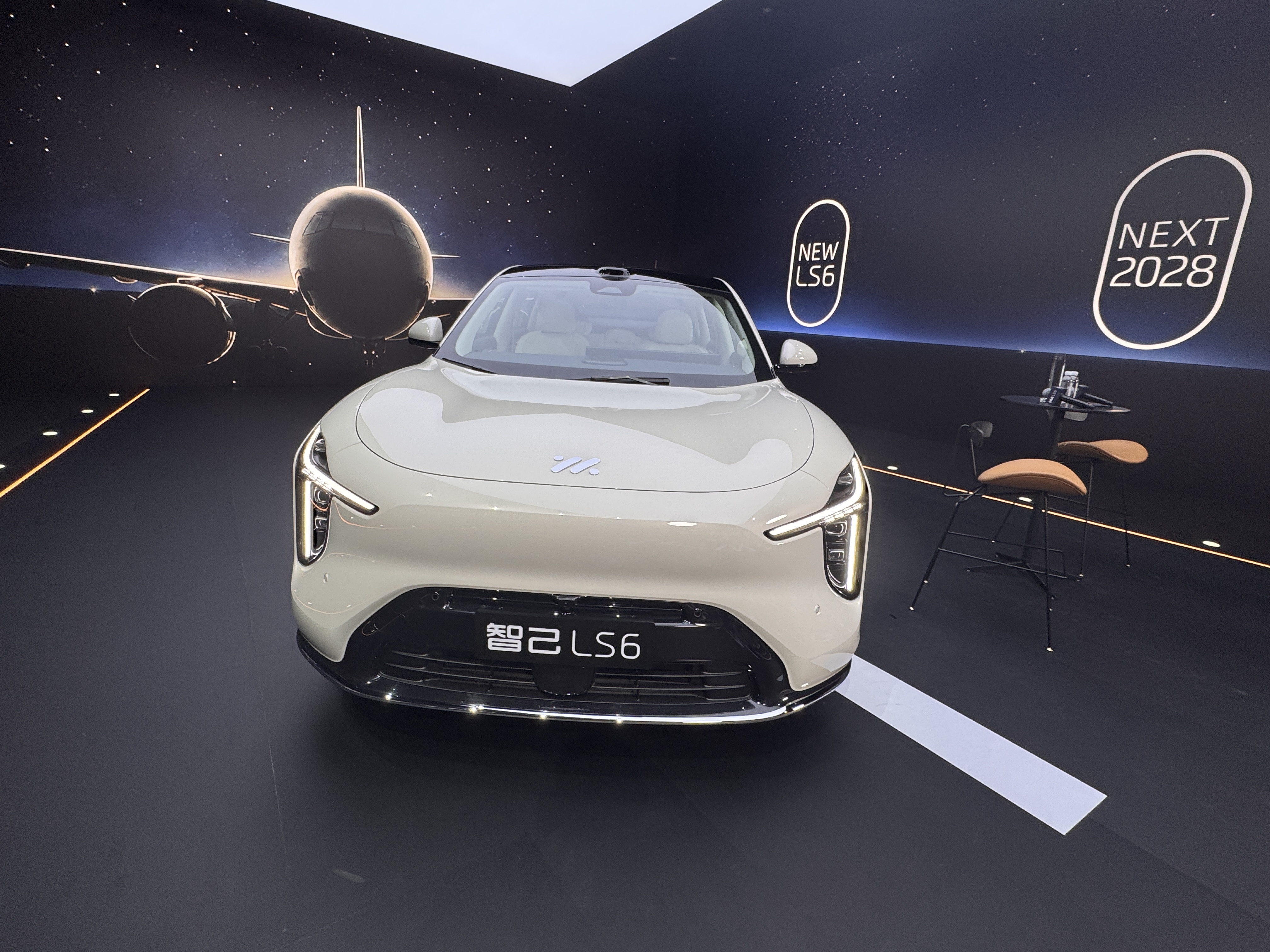 全新一代智己LS6