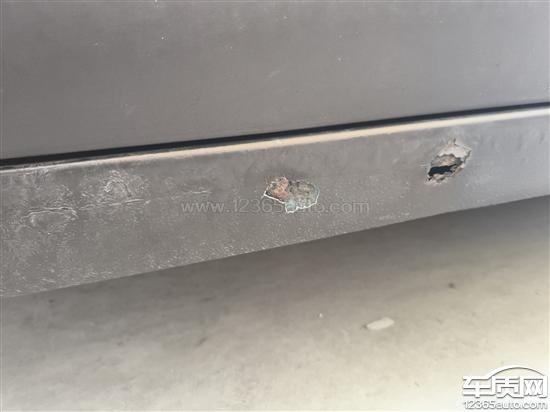 车门侧栏锈蚀严重成通病 长安福特福睿斯遭车主集体投诉