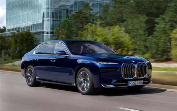 宝马官方确认:改款7系将砍掉L3级自动驾驶 回归L2级系统