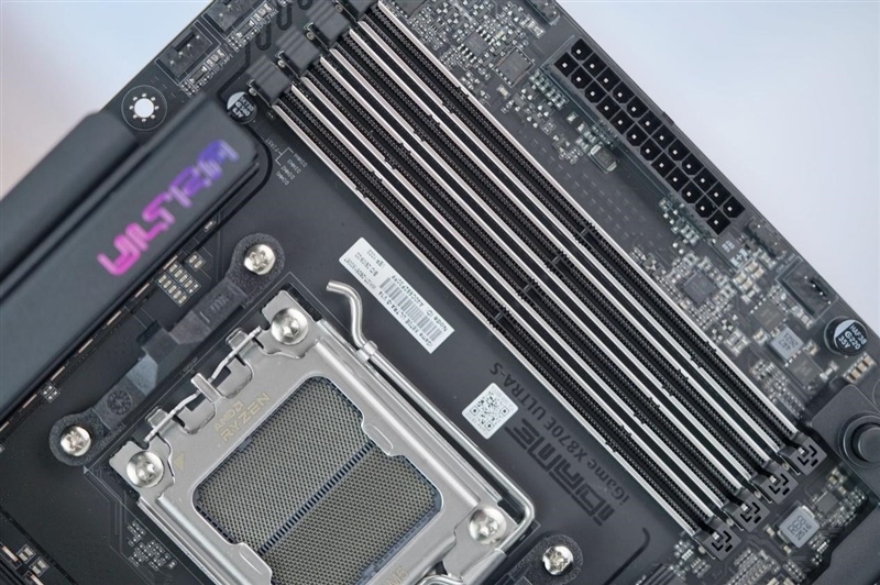 2000元以内没有敌手!iGame X870E ULTRA-S V14评测