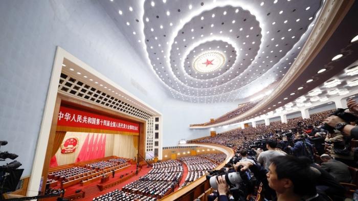 3月5日，十四届全国人大四次会议开幕会在北京人民大会堂举行。中新社记者 韩海丹 摄