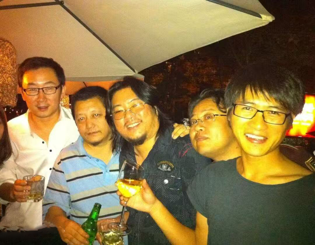 陆川(最左)、高晓松(中间)、韩寒(最右)