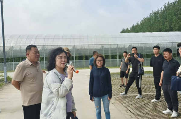 四平市 诚实守信 纪东铭工作照10（左二）.png