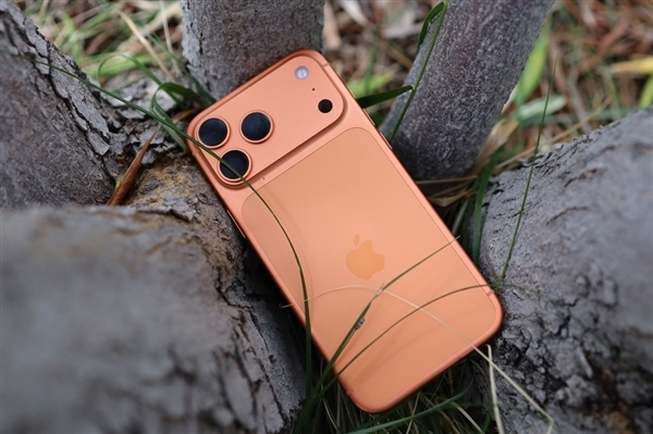 苹果今年不发iPhone 18！