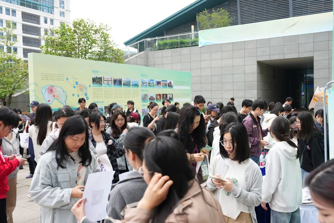 国内大学，正在大范围砍掉热点专科