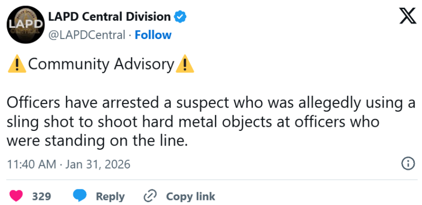 洛杉矶沦为“战场”!游行升级为激烈冲突,催泪瓦斯、直升机,联邦大楼也遭打砸