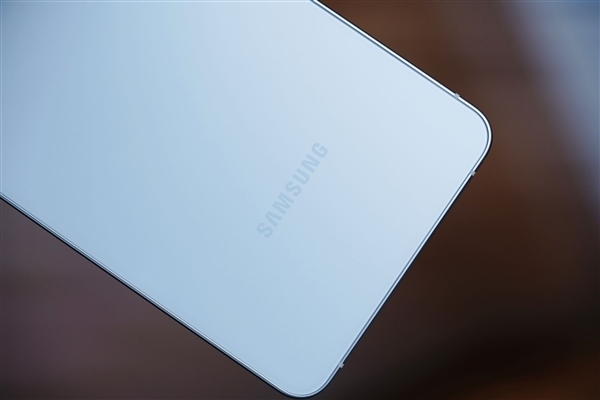 7999元AI旗舰！三星Galaxy S26+图赏