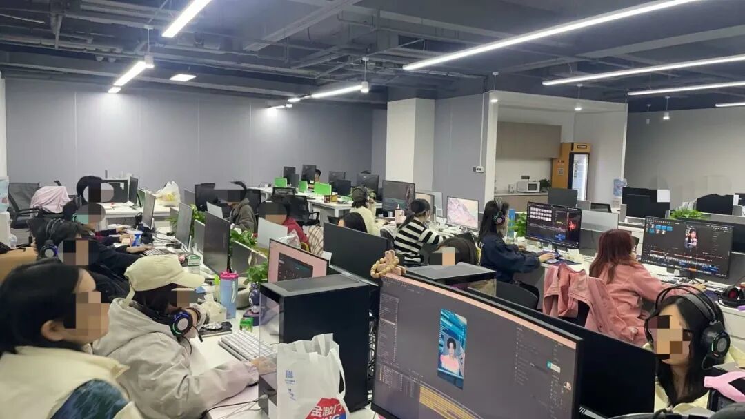 鹤芽漫剧凌晨开工 图片来源:受访者提供