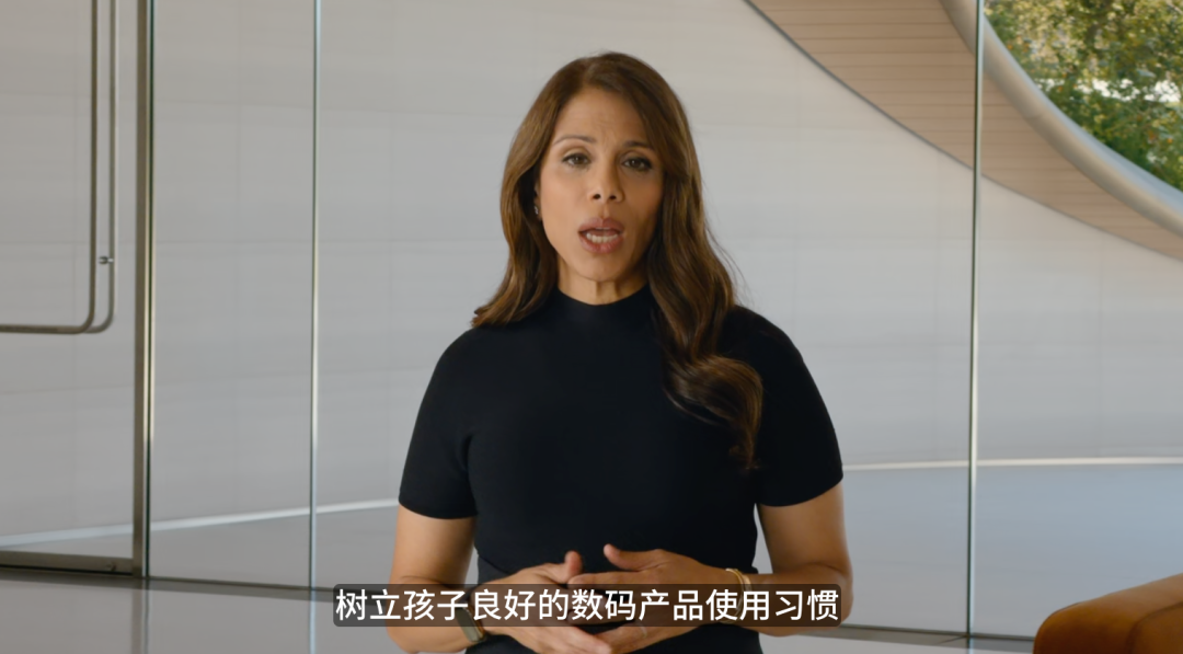 就在昨晚,苹果造了一台加强版豆包手机