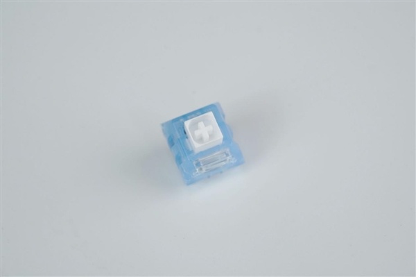 段落感赫然干脆！ikbc 98S三模RGB极地狐轴键盘图赏