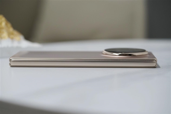 史上最大电池折叠屏旗舰！荣耀Magic V6图赏