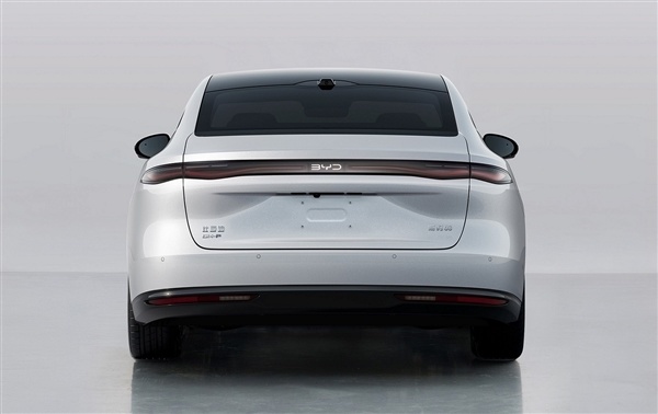 比亚迪海洋网旗舰轿车 海豹08内饰官图发布：审美高级起来了