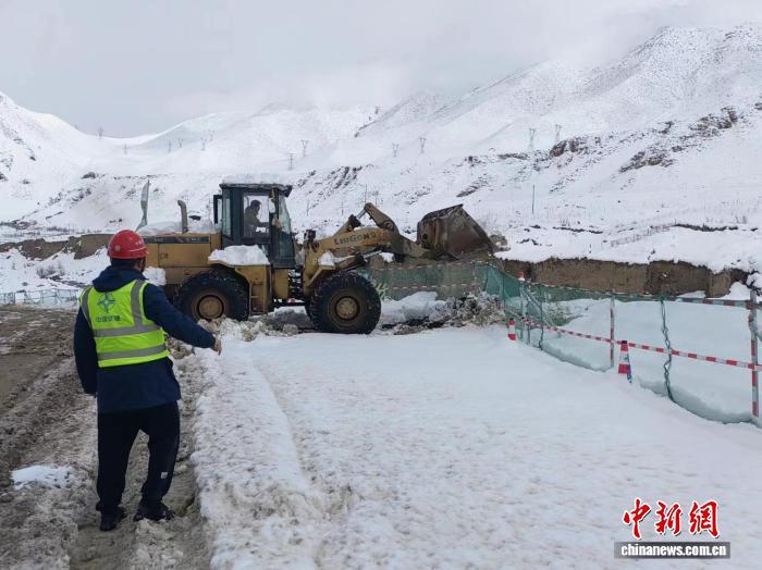 图为抢险救灾现场。齐玉佩 摄