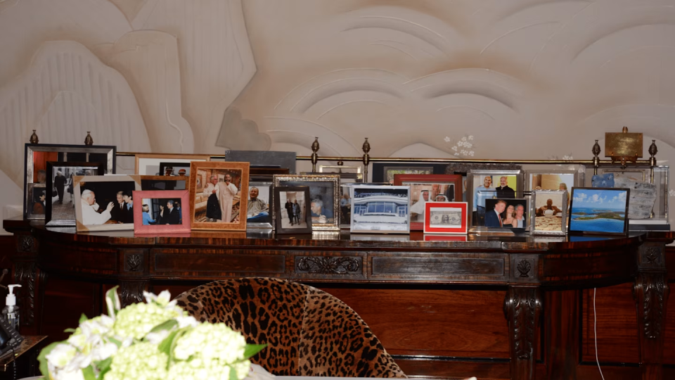 英国金融时报:揭秘爱泼斯坦的社交庞氏骗局