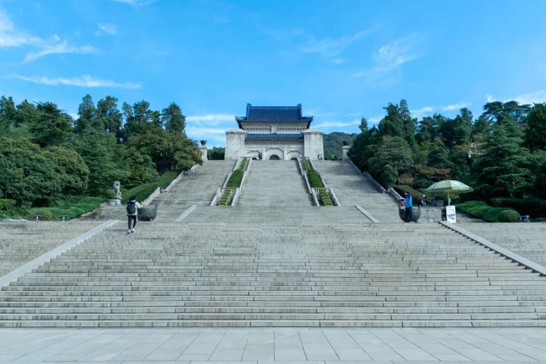 摄图网_701526389_南京中山陵_(非营利使用).jpg