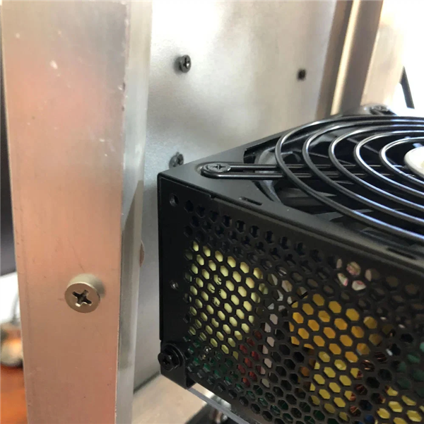 老外耗时整整4个月：造出一台土耳其烤肉架PC！转起来网速还更快