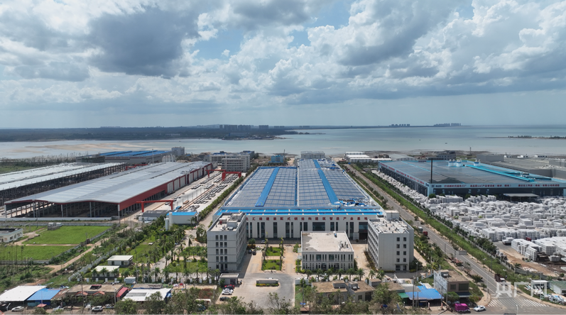 俯瞰临高县金牌港开发区（央广网记者 陶淦 摄）