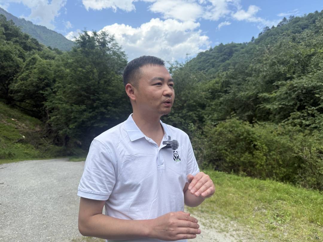 唐家河片区管理处科研中心站长杨邦富