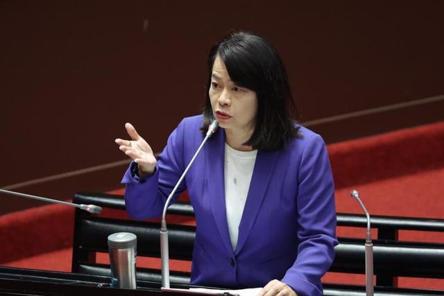 赖清德当局拟赠菲律宾退役船舰 被批攻击自家渔船
