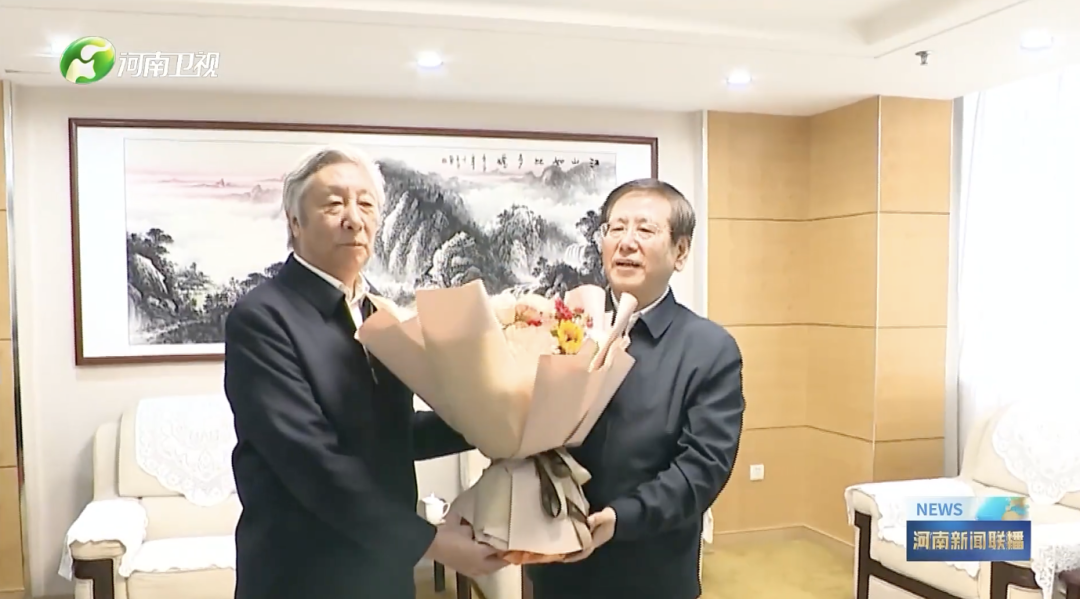 △许为钢院士(左)