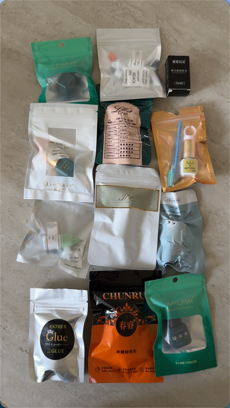 记者采购的多款热销美睫嫁接胶水,均检出高风险致癌、致敏成分。
