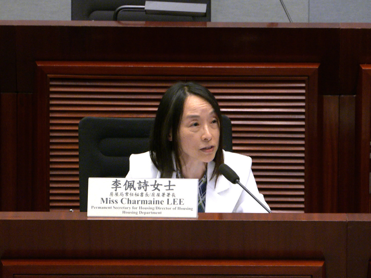房屋局常任秘书长兼房屋署署长李佩诗形容，今次建议的公屋租金调整，增幅温和。