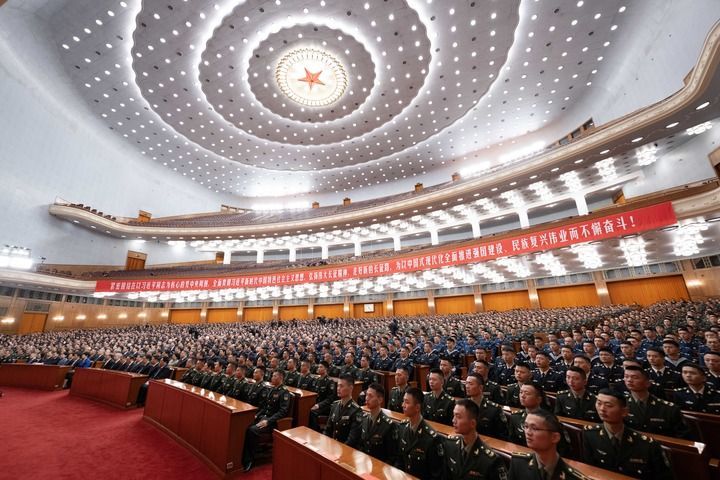 2026年10月22日上午,纪念中国工农红军长征胜利90周年大会在北京人民大会堂隆重举行。新华社记者 谢环驰 摄