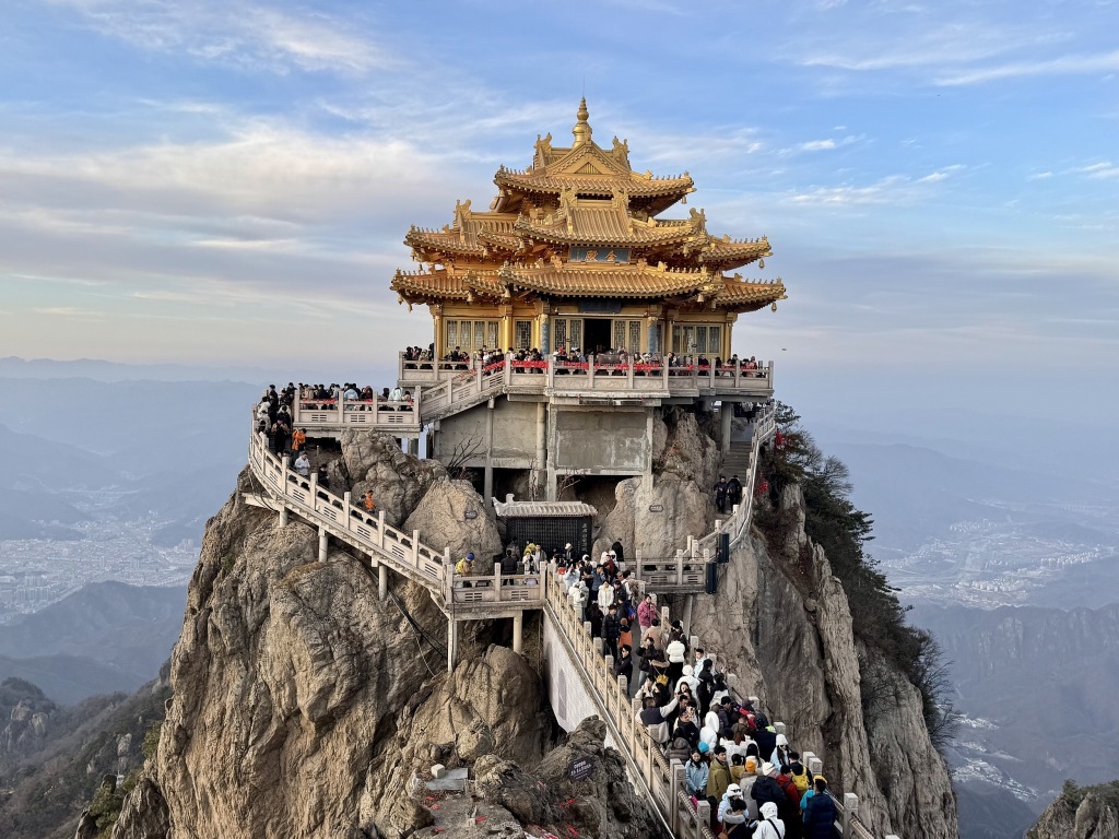 老君山风景区金顶风光。视觉中国 资料图