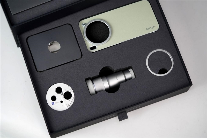 天玑9500搭配蔡司影像 vivo X300s手机全面评测:省心耐用的直屏主力机